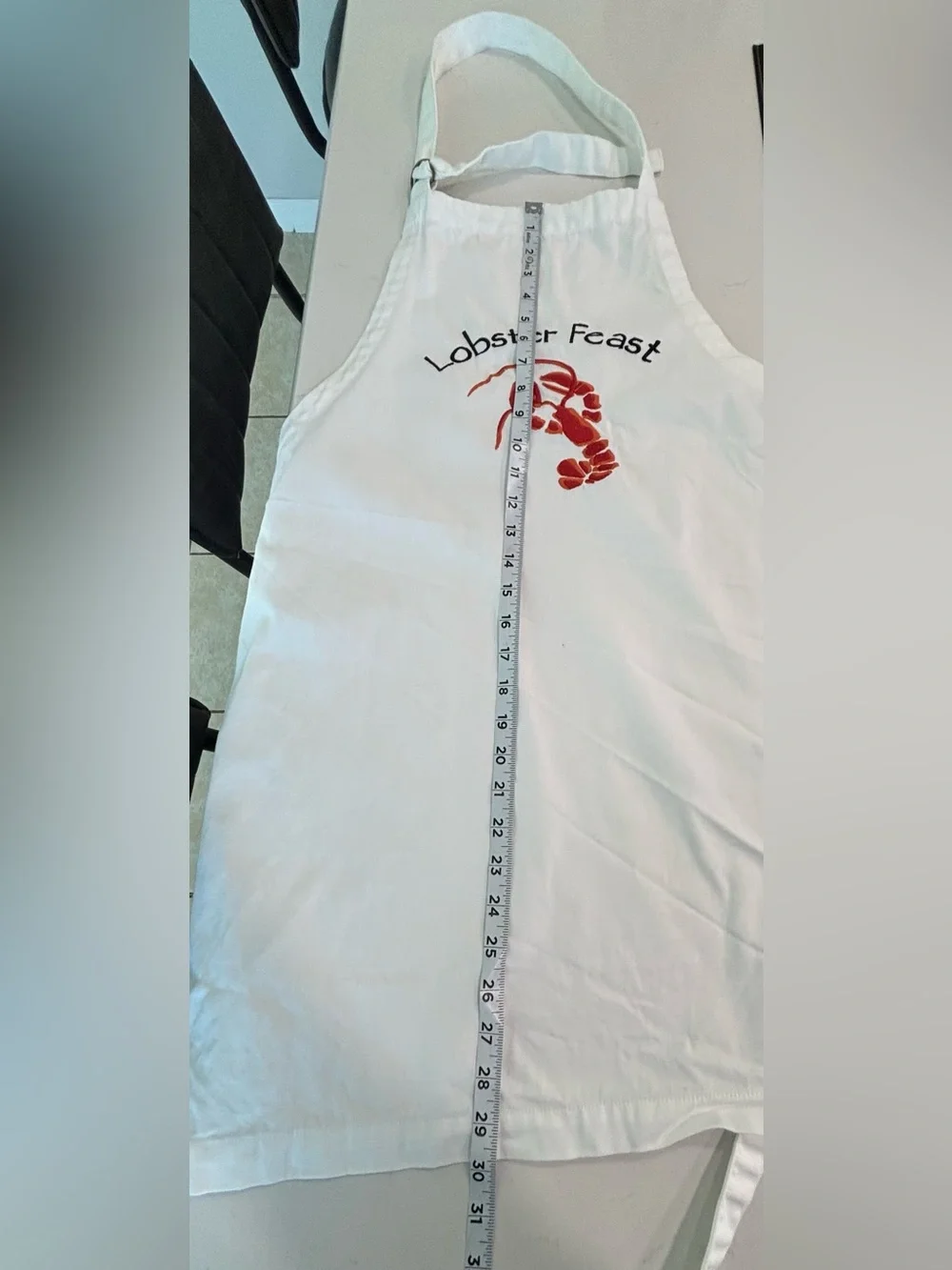 POTTERY BARN White w/ Red Lobster “Lobster Feast” Cotton Apron 30x25”